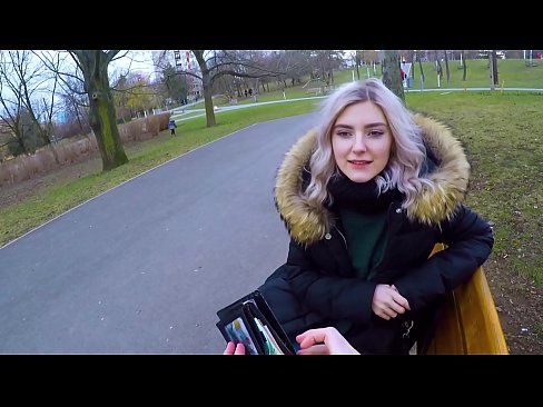❤️ Yn llyncu cum poeth dieithryn am arian - blowjob yn y parc gan Eva Elfie ️ Porno wrthon ni
